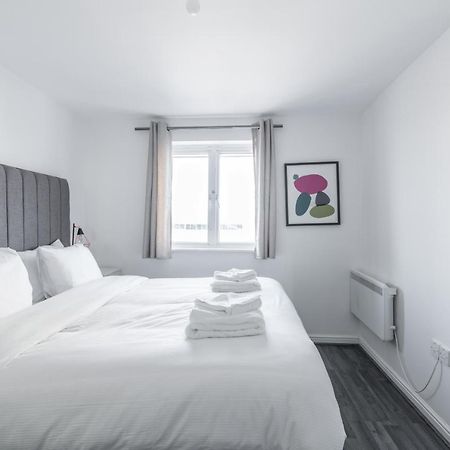 Suites By Rehoboth - Abbey Wood Station - London Zone 4 Extérieur photo