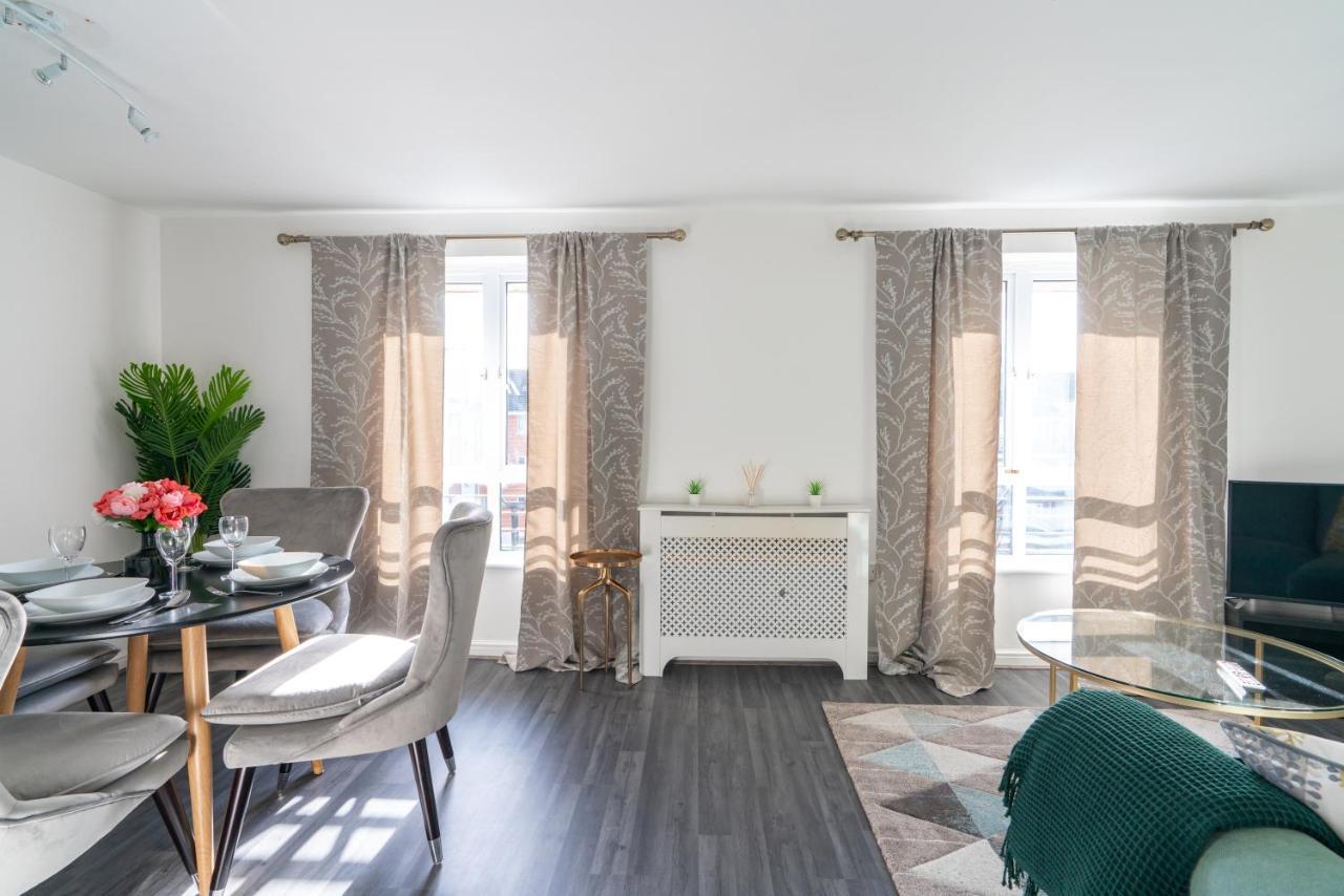 Suites By Rehoboth - Abbey Wood Station - London Zone 4 Extérieur photo