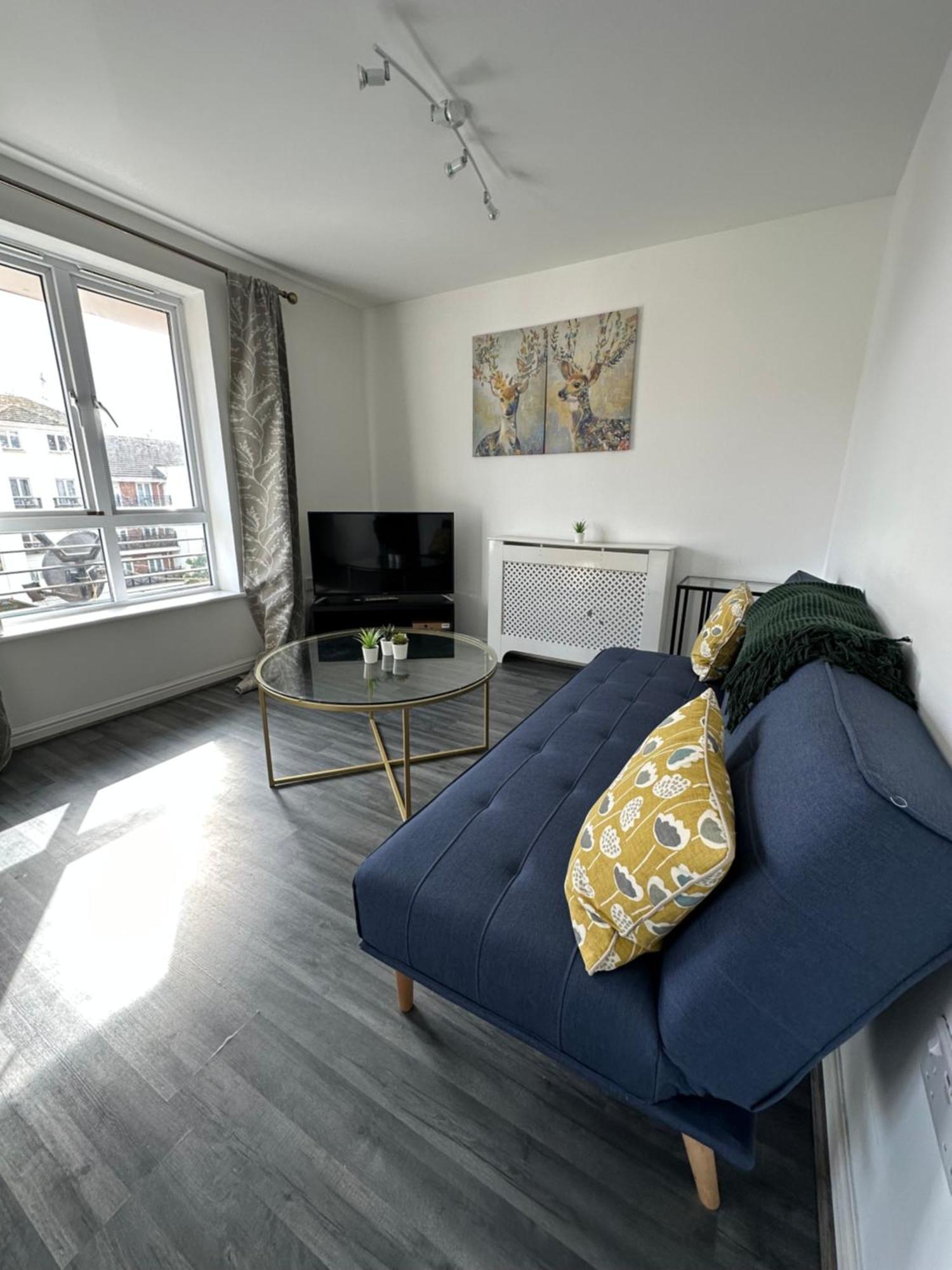 Suites By Rehoboth - Abbey Wood Station - London Zone 4 Extérieur photo