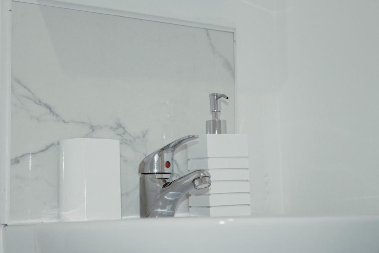 Suites By Rehoboth - Abbey Wood Station - London Zone 4 Extérieur photo